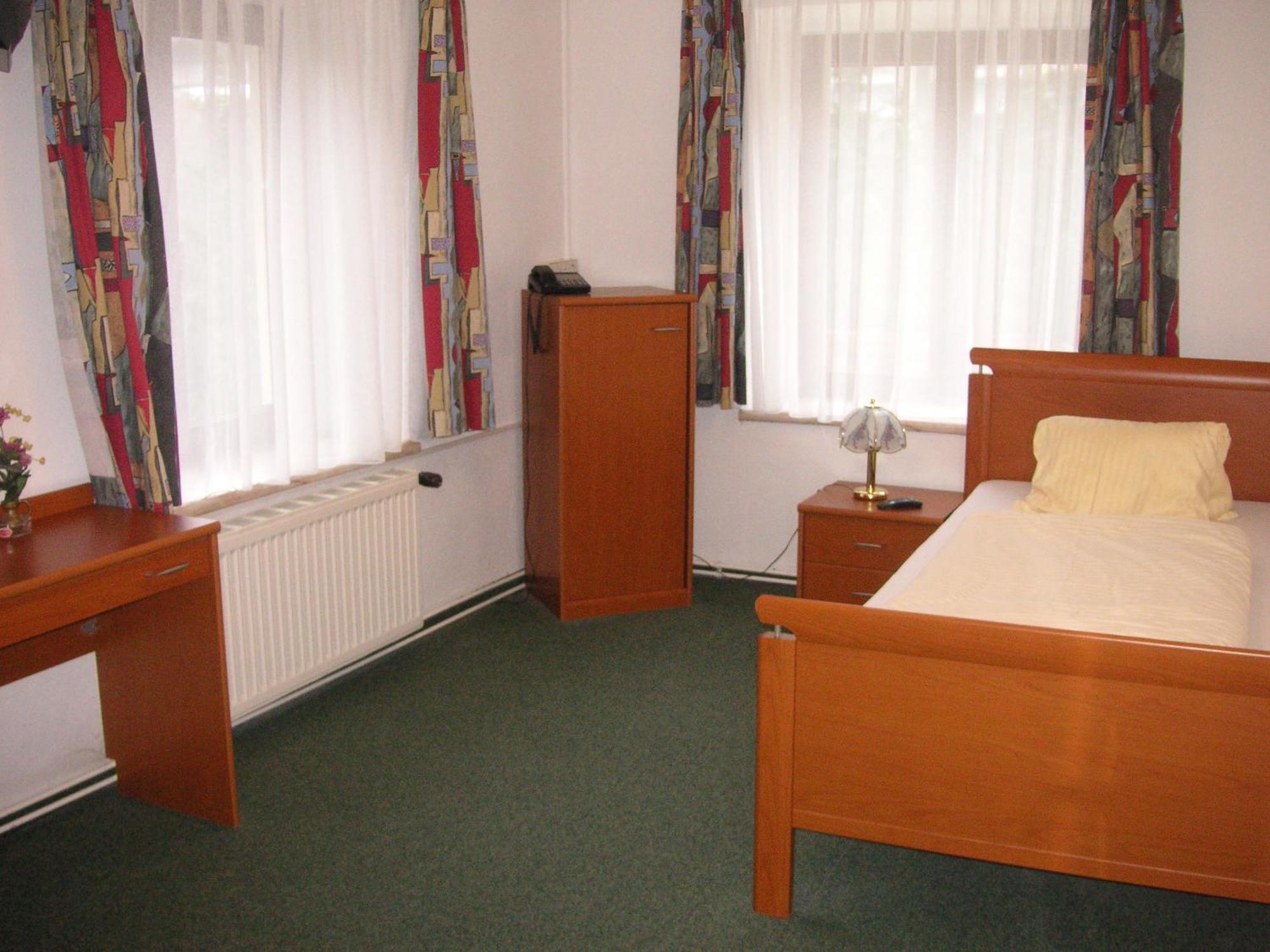 Hotel Jerolitsch Krumpendorf Bagian luar foto