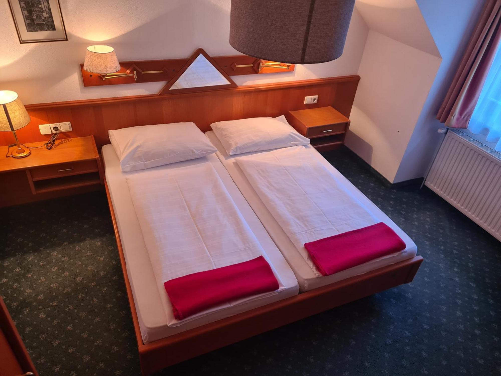Hotel Jerolitsch Krumpendorf Bagian luar foto